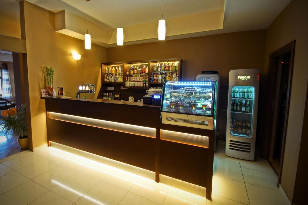 Hotel Vis A Vis Ланьцут Экстерьер фото