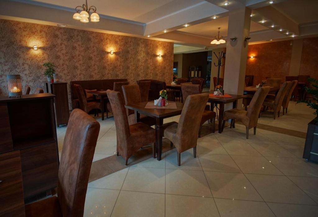 Hotel Vis A Vis Ланьцут Экстерьер фото